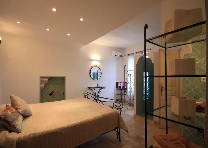 Aux Bords Du Temps 3* זונזה