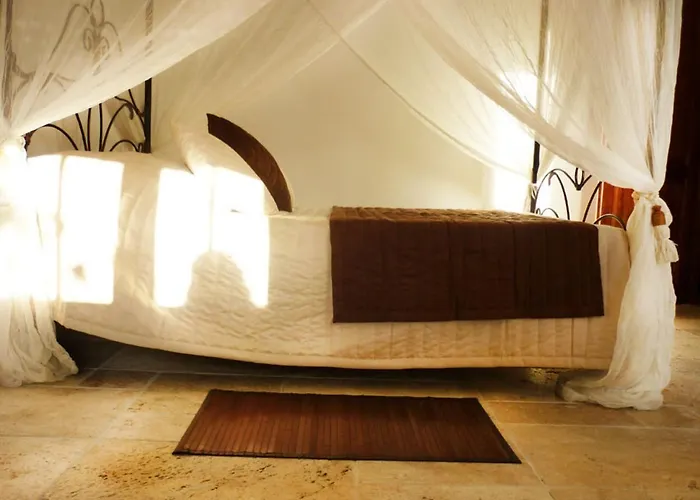 Aux Bords Du Temps Bed & Breakfast 3*